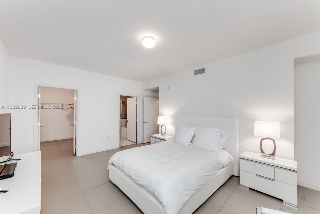 出租: $4,600 (2 贝兹, 2 浴室, 1384 平方英尺)