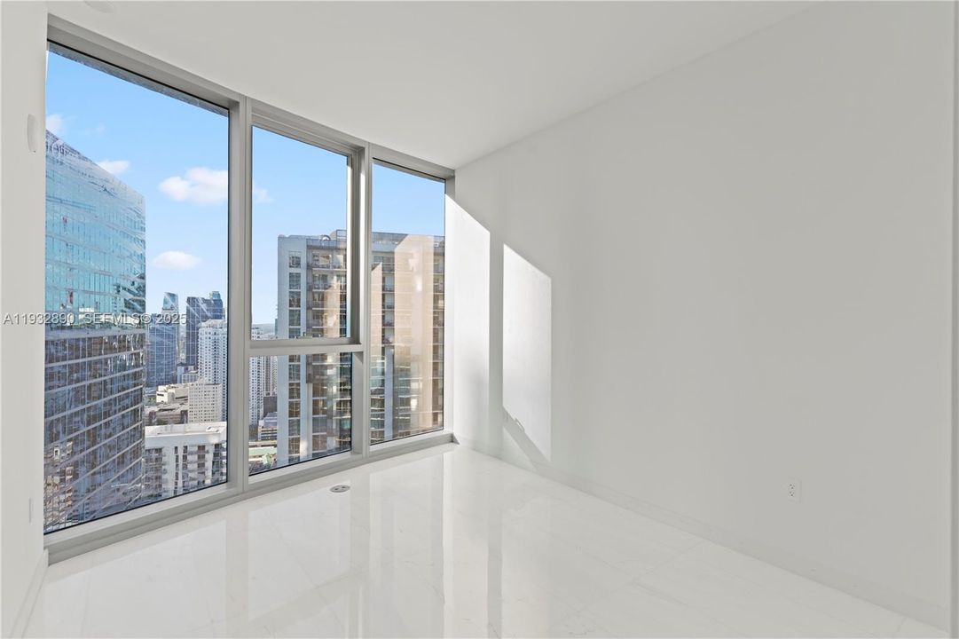 For Rent: $20,000 (3 beds, 2 baths, 2126 Square Feet)