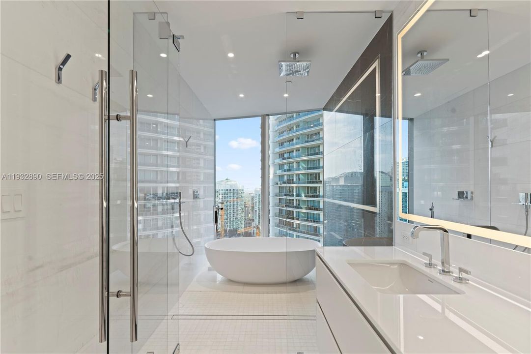 For Rent: $20,000 (3 beds, 2 baths, 2126 Square Feet)