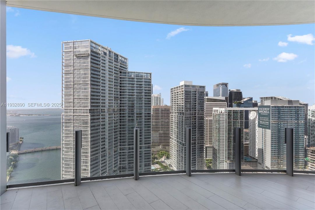 For Rent: $20,000 (3 beds, 2 baths, 2126 Square Feet)