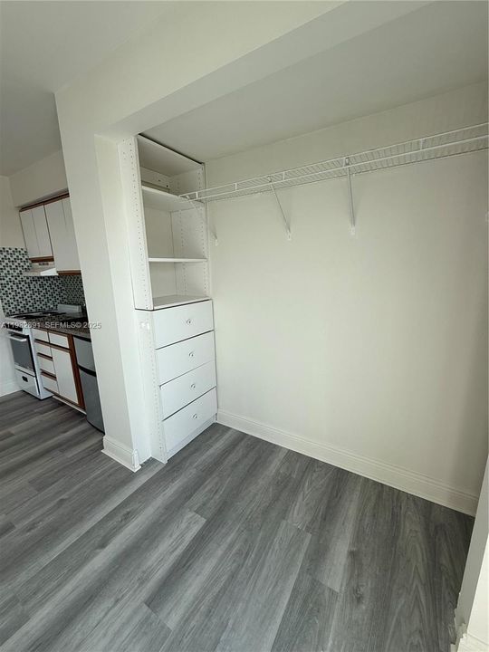 For Rent: $1,900 (0 beds, 1 baths, 500 Square Feet)