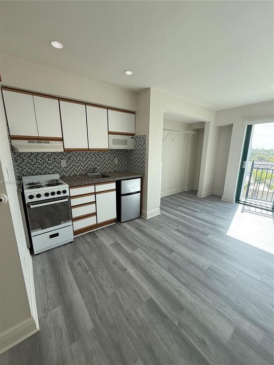 For Rent: $1,900 (0 beds, 1 baths, 500 Square Feet)