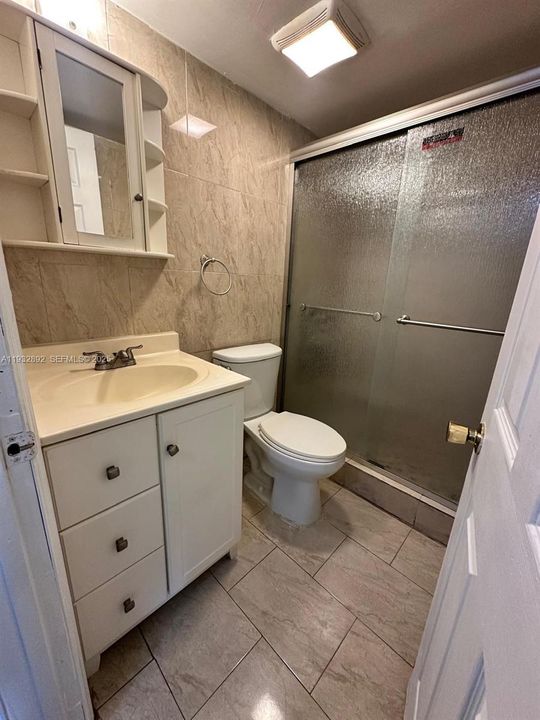 For Rent: $1,400 (0 beds, 1 baths, 500 Square Feet)