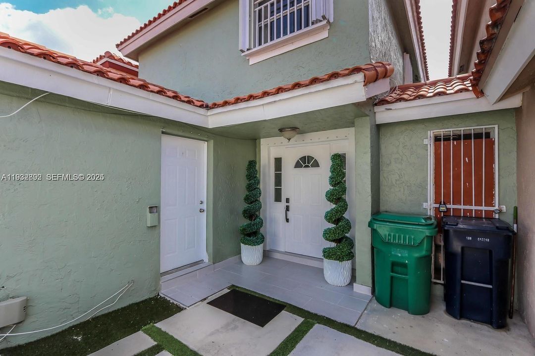 For Rent: $1,400 (0 beds, 1 baths, 500 Square Feet)