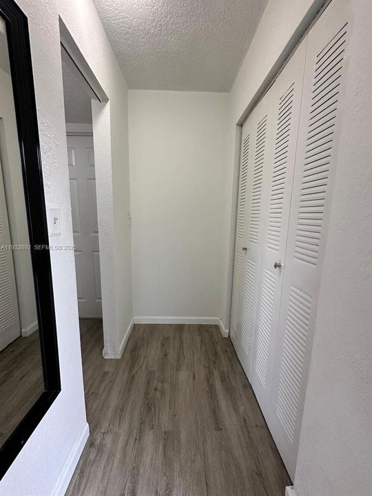 For Rent: $1,400 (0 beds, 1 baths, 500 Square Feet)