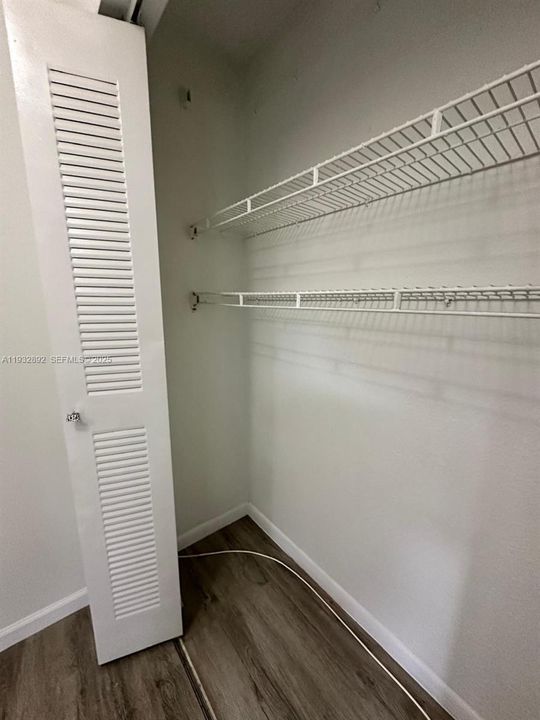 For Rent: $1,400 (0 beds, 1 baths, 500 Square Feet)