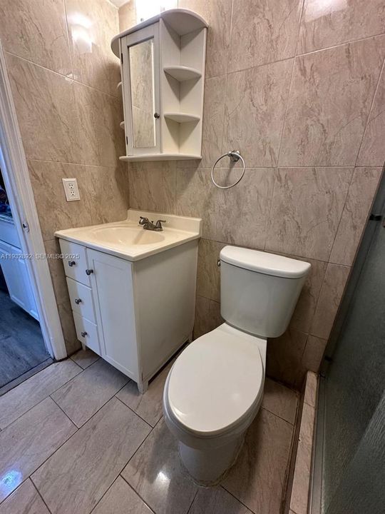 For Rent: $1,400 (0 beds, 1 baths, 500 Square Feet)