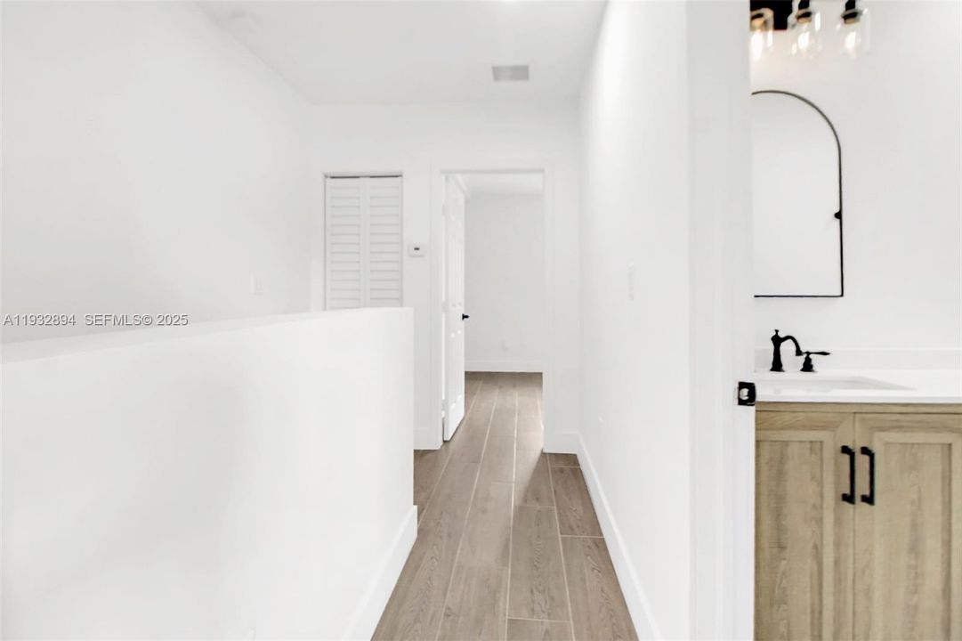 For Rent: $2,700 (2 beds, 2 baths, 1130 Square Feet)