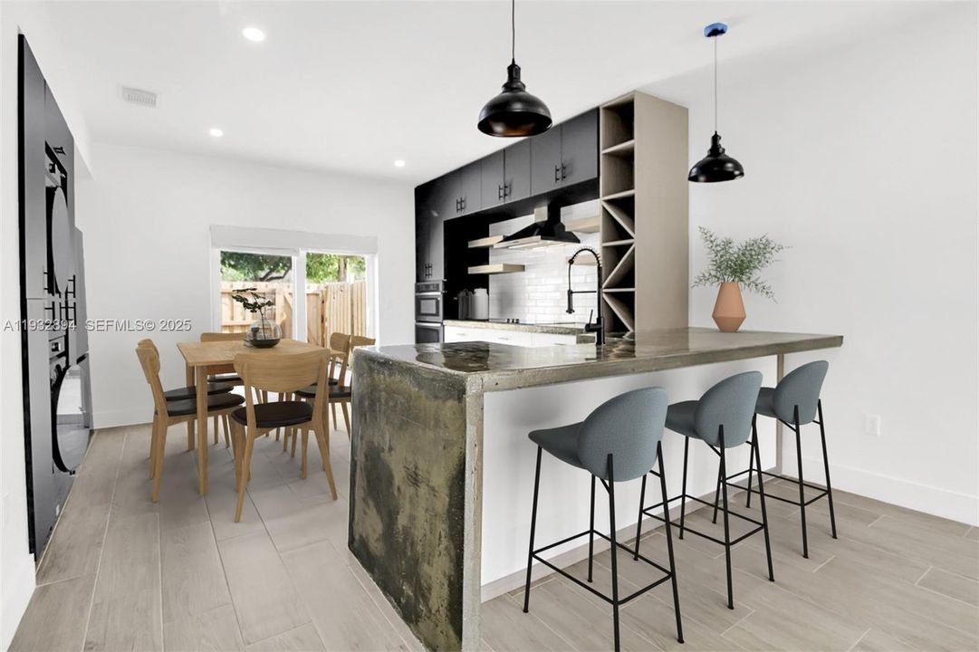 For Rent: $2,700 (2 beds, 2 baths, 1130 Square Feet)