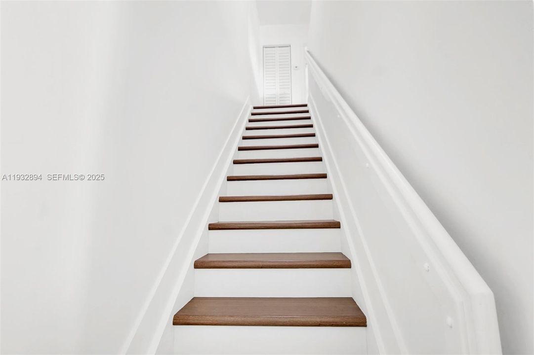 For Rent: $2,700 (2 beds, 2 baths, 1130 Square Feet)