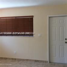 For Rent: $1,600 (1 beds, 1 baths, 700 Square Feet)