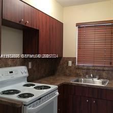 For Rent: $1,600 (1 beds, 1 baths, 700 Square Feet)