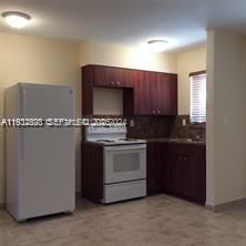 For Rent: $1,600 (1 beds, 1 baths, 700 Square Feet)