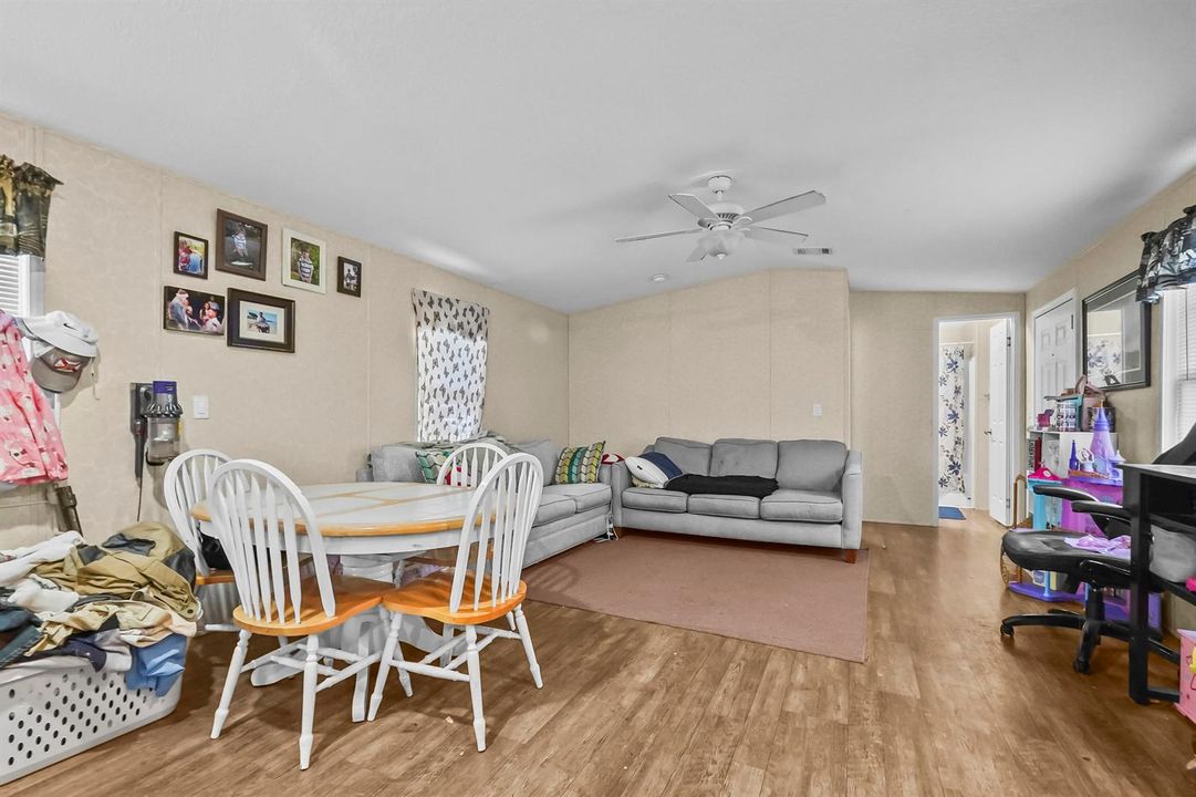 07 Dining room 02