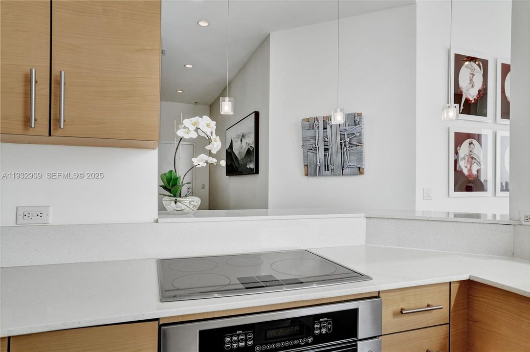 For Sale: $1,150,000 (2 beds, 2 baths, 1400 Square Feet)