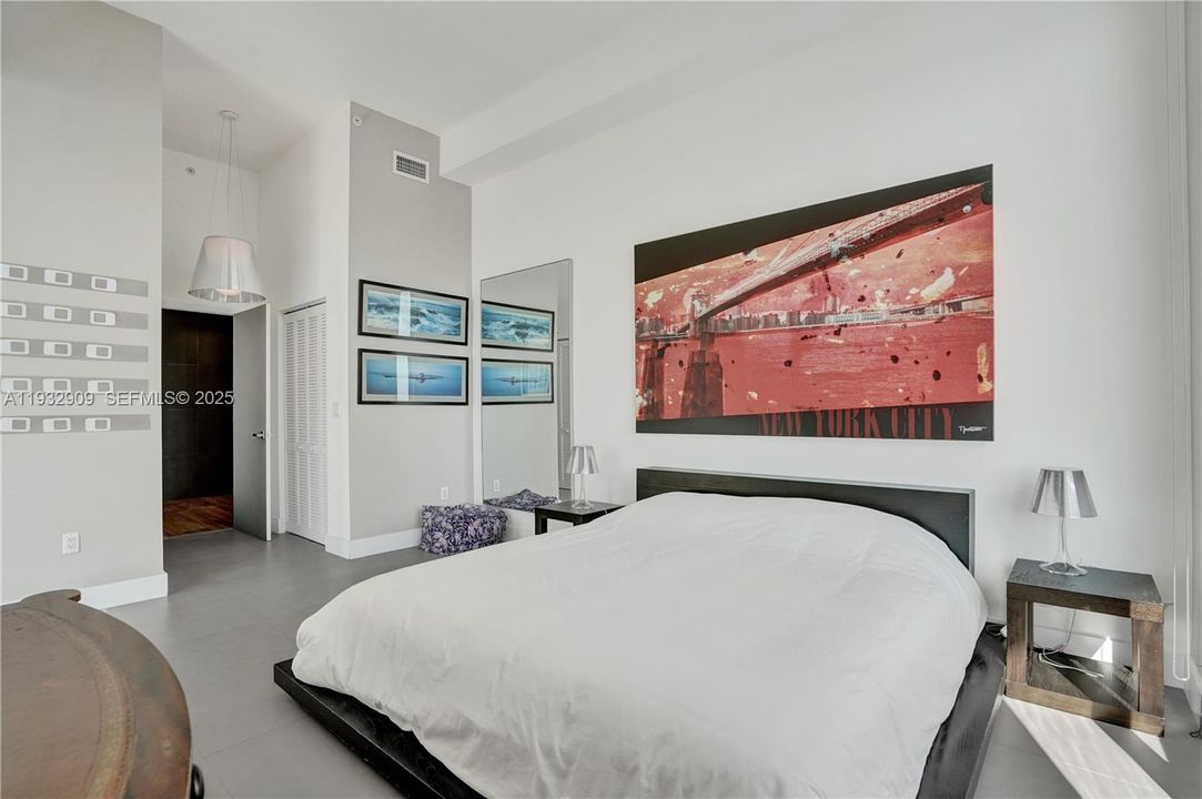 For Sale: $1,150,000 (2 beds, 2 baths, 1400 Square Feet)