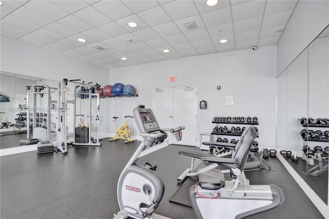 For Sale: $1,150,000 (2 beds, 2 baths, 1400 Square Feet)