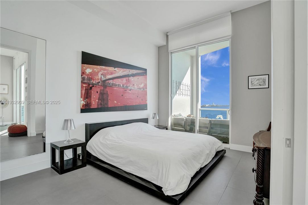 For Sale: $1,150,000 (2 beds, 2 baths, 1400 Square Feet)