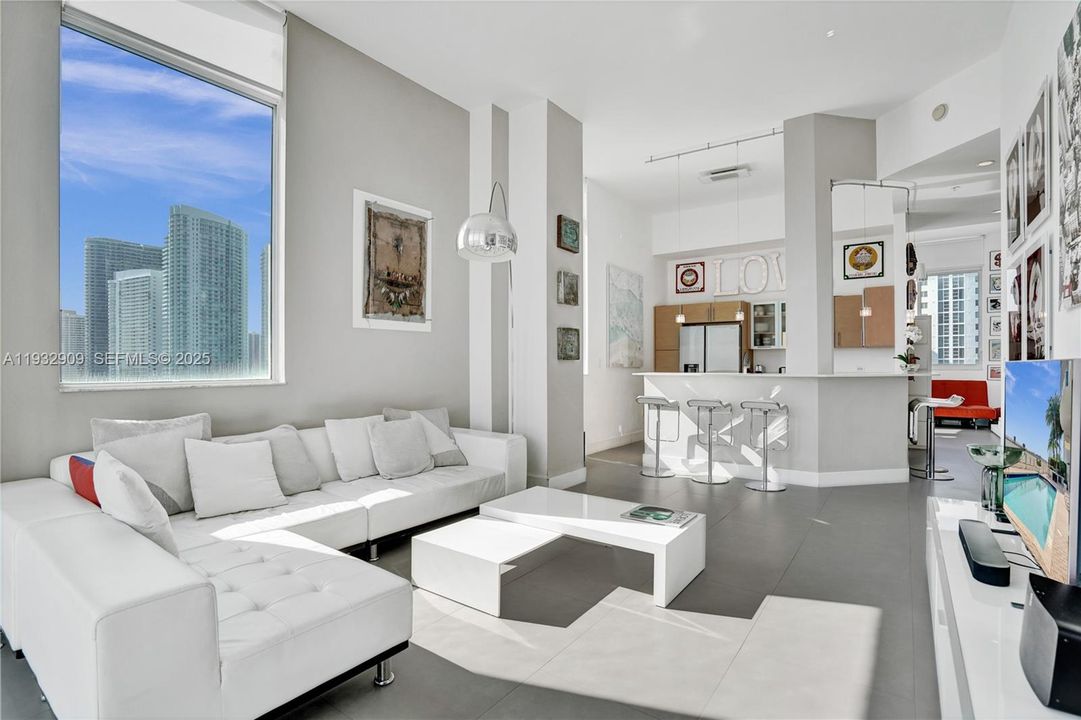 For Sale: $1,150,000 (2 beds, 2 baths, 1400 Square Feet)