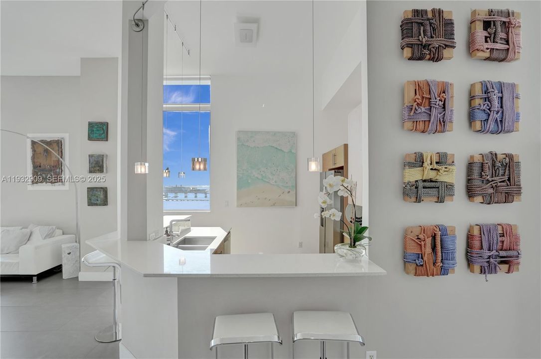 For Sale: $1,150,000 (2 beds, 2 baths, 1400 Square Feet)