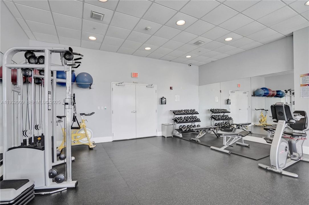 For Sale: $1,150,000 (2 beds, 2 baths, 1400 Square Feet)