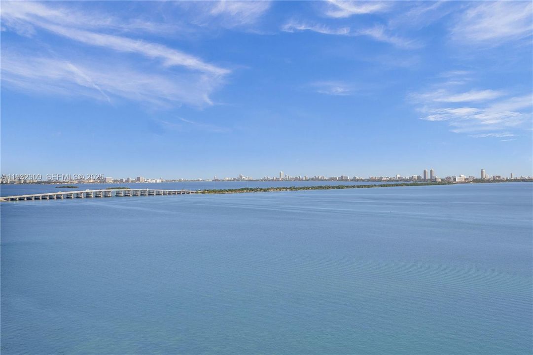 For Sale: $1,150,000 (2 beds, 2 baths, 1400 Square Feet)