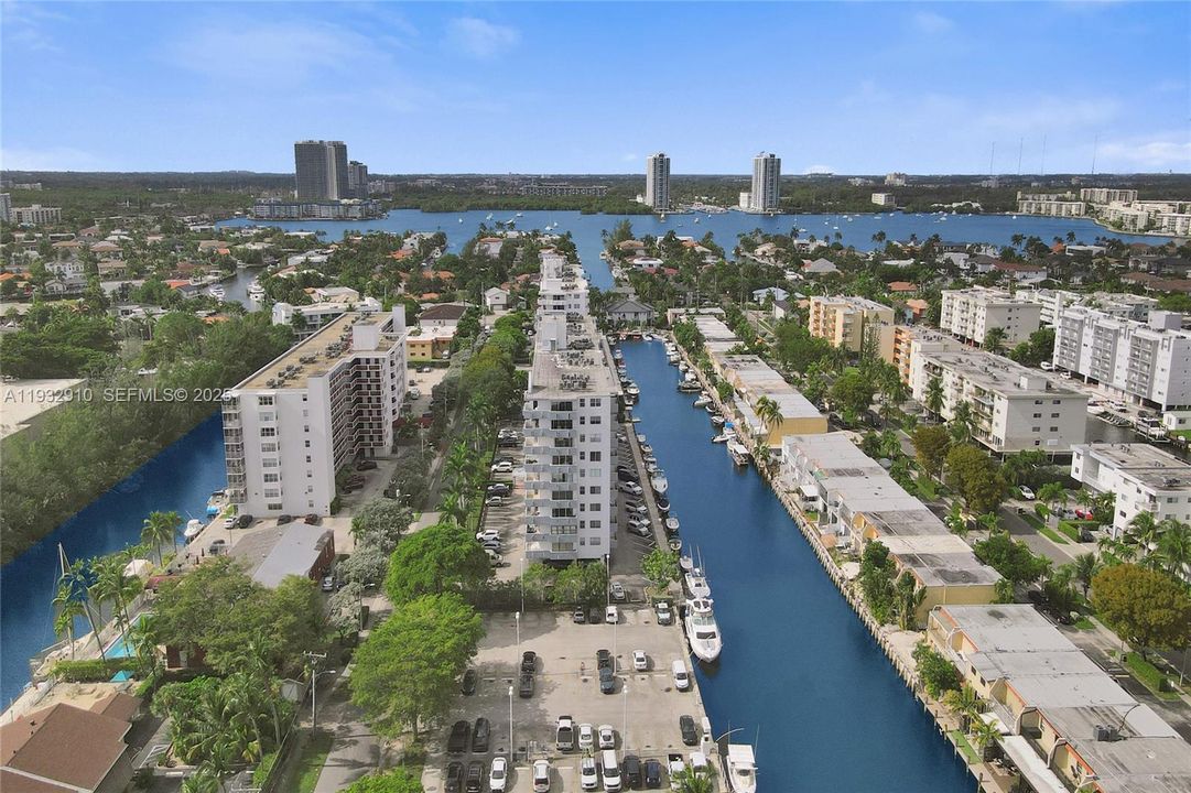 待售: $425,000 (2 贝兹, 2 浴室, 1450 平方英尺)