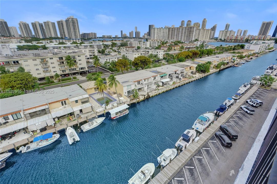 待售: $425,000 (2 贝兹, 2 浴室, 1450 平方英尺)