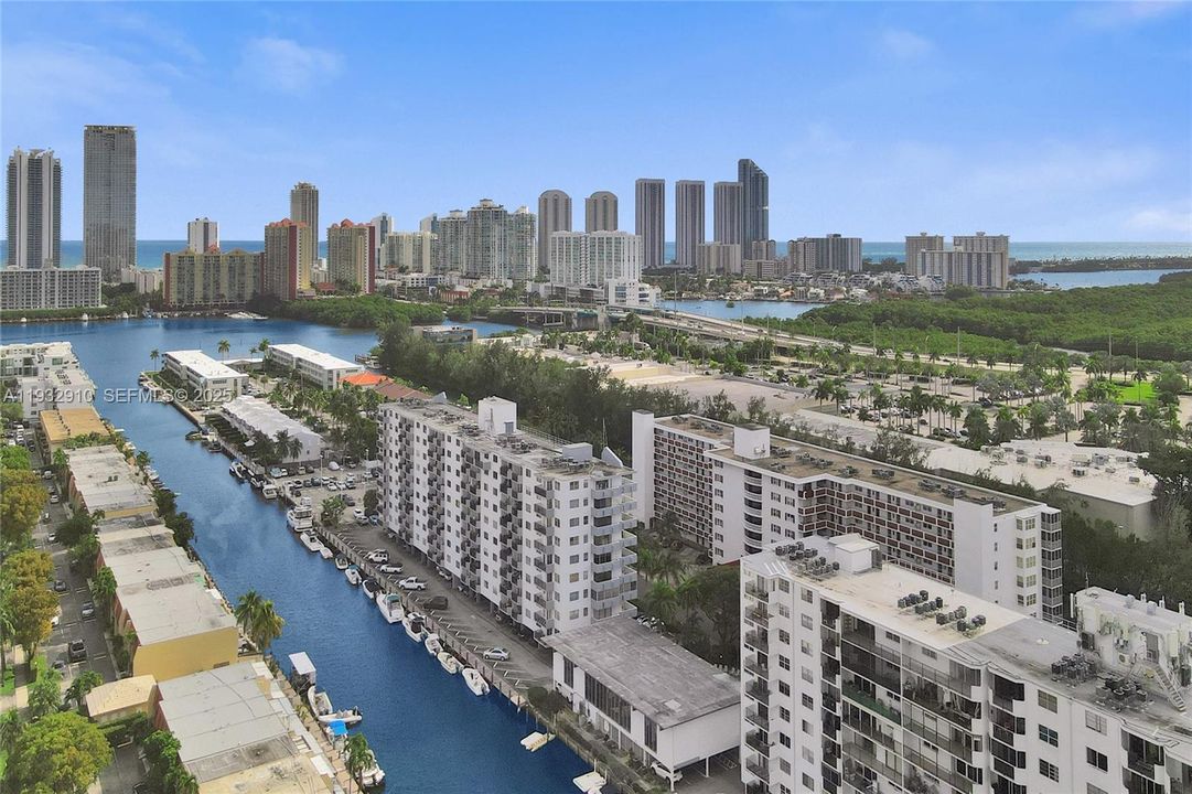 待售: $425,000 (2 贝兹, 2 浴室, 1450 平方英尺)