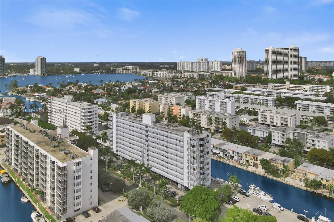 待售: $425,000 (2 贝兹, 2 浴室, 1450 平方英尺)