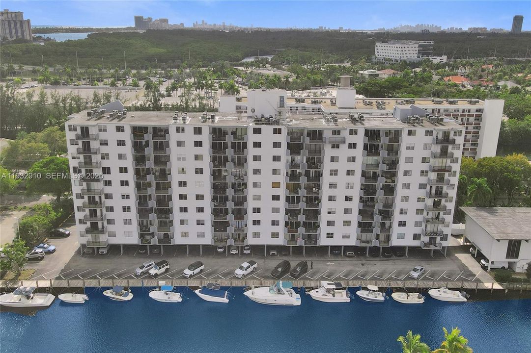 待售: $425,000 (2 贝兹, 2 浴室, 1450 平方英尺)