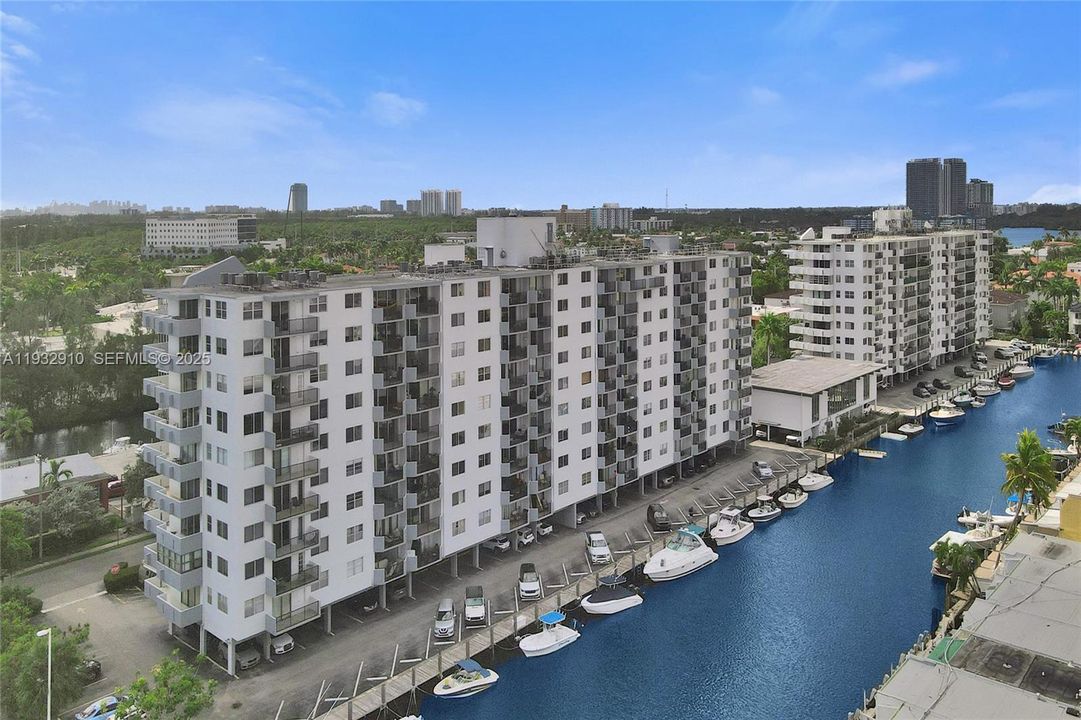 待售: $425,000 (2 贝兹, 2 浴室, 1450 平方英尺)