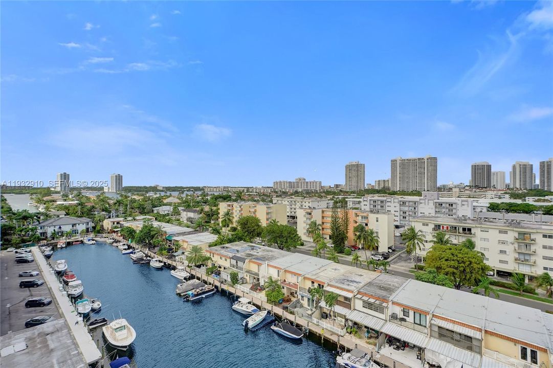 待售: $425,000 (2 贝兹, 2 浴室, 1450 平方英尺)