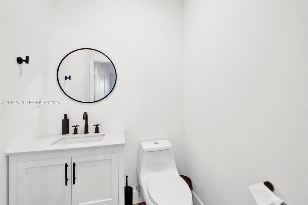 For Rent: $5,500 (4 beds, 2 baths, 2870 Square Feet)