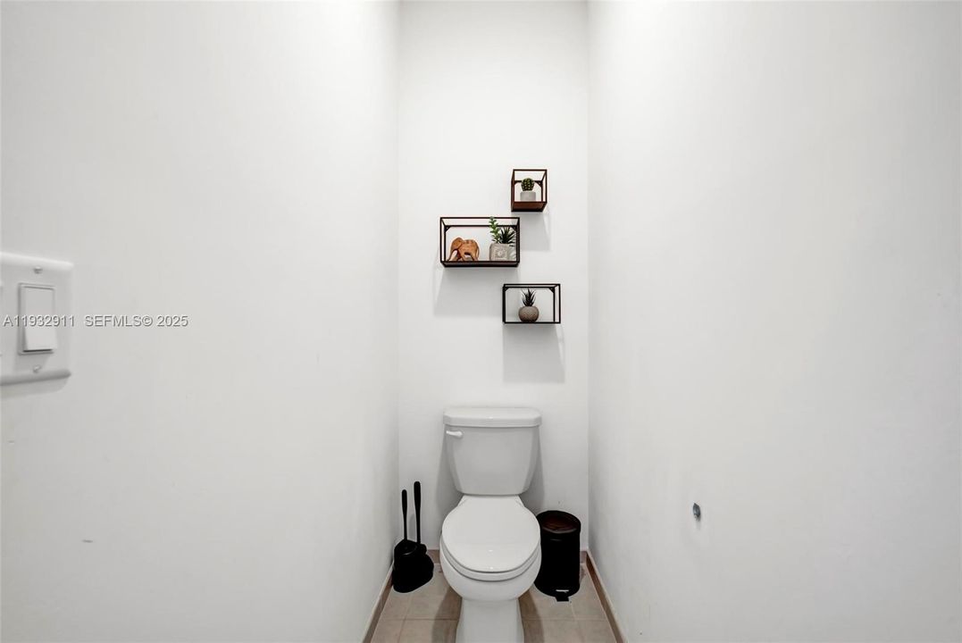 For Rent: $5,500 (4 beds, 2 baths, 2870 Square Feet)