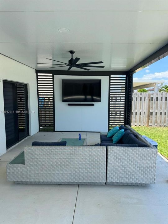 For Rent: $5,500 (4 beds, 2 baths, 2870 Square Feet)