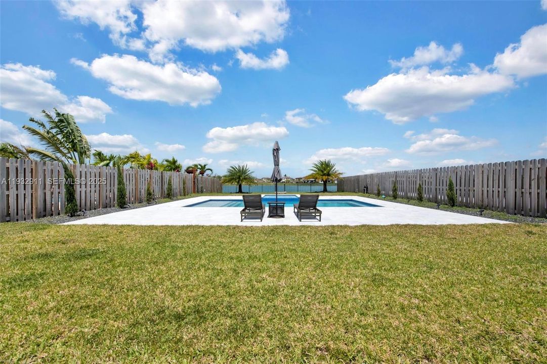 For Rent: $5,500 (4 beds, 2 baths, 2870 Square Feet)