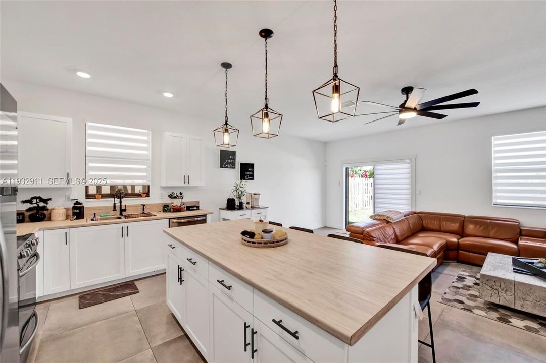 For Rent: $5,500 (4 beds, 2 baths, 2870 Square Feet)