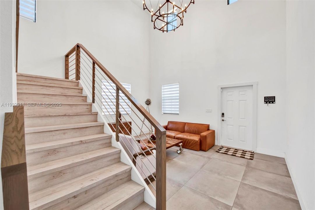 For Rent: $5,500 (4 beds, 2 baths, 2870 Square Feet)