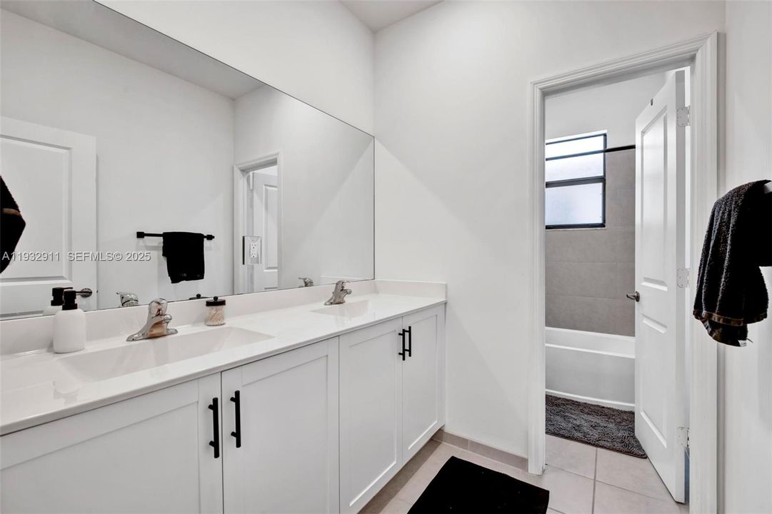 For Rent: $5,500 (4 beds, 2 baths, 2870 Square Feet)