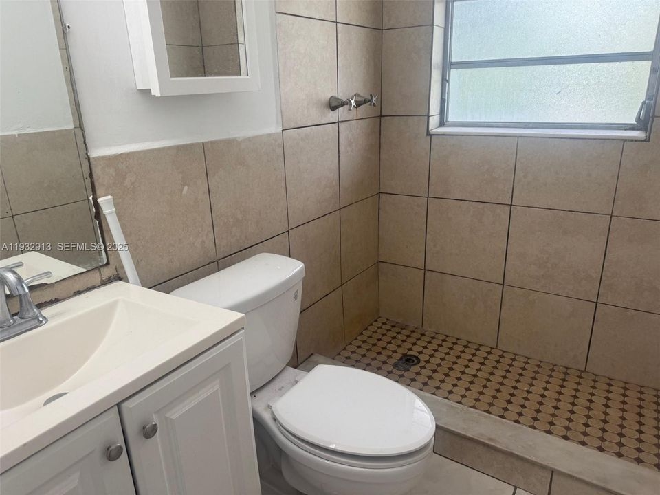 出租: $1,500 (1 贝兹, 1 浴室, 600 平方英尺)