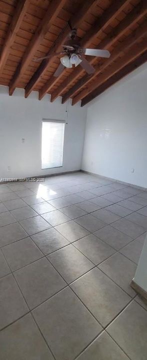 В аренду: $2,500 (2 спален, 2 ванн, 982 Квадратных фут)