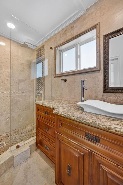 For Sale: $799,000 (3 beds, 3 baths, 1360 Square Feet)