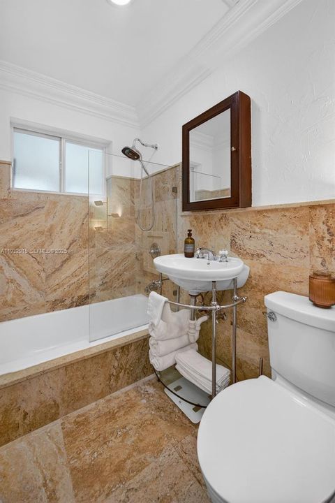 For Sale: $799,000 (3 beds, 3 baths, 1360 Square Feet)