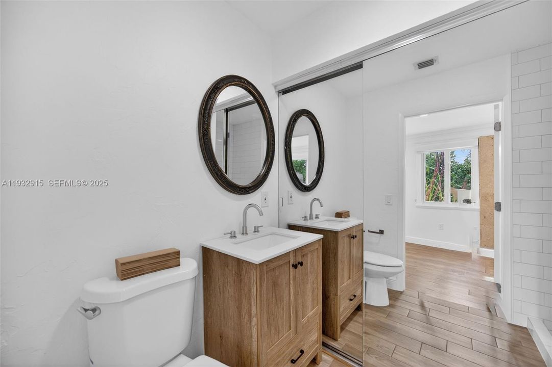 For Sale: $799,000 (3 beds, 3 baths, 1360 Square Feet)