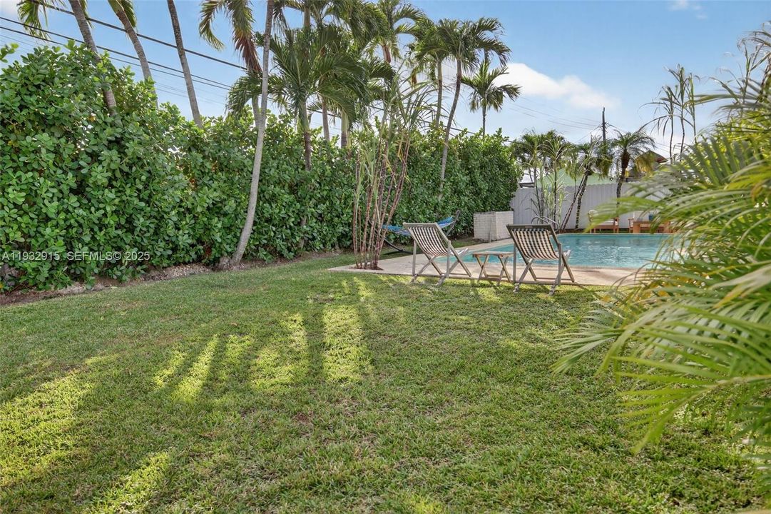 For Sale: $799,000 (3 beds, 3 baths, 1360 Square Feet)