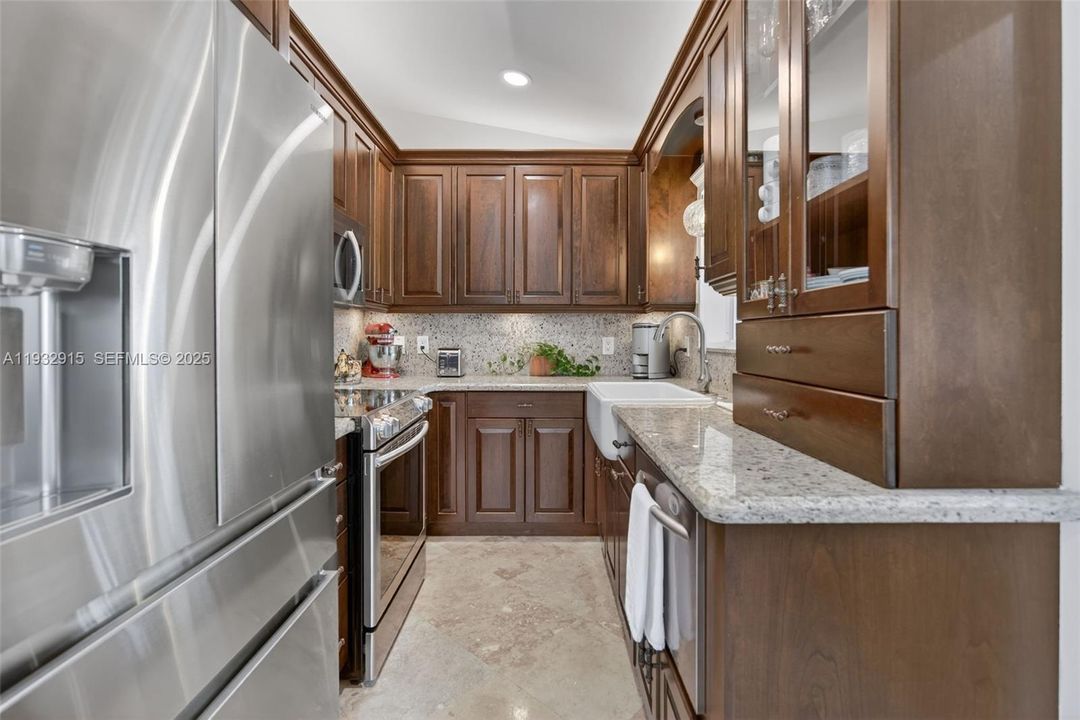 For Sale: $799,000 (3 beds, 3 baths, 1360 Square Feet)