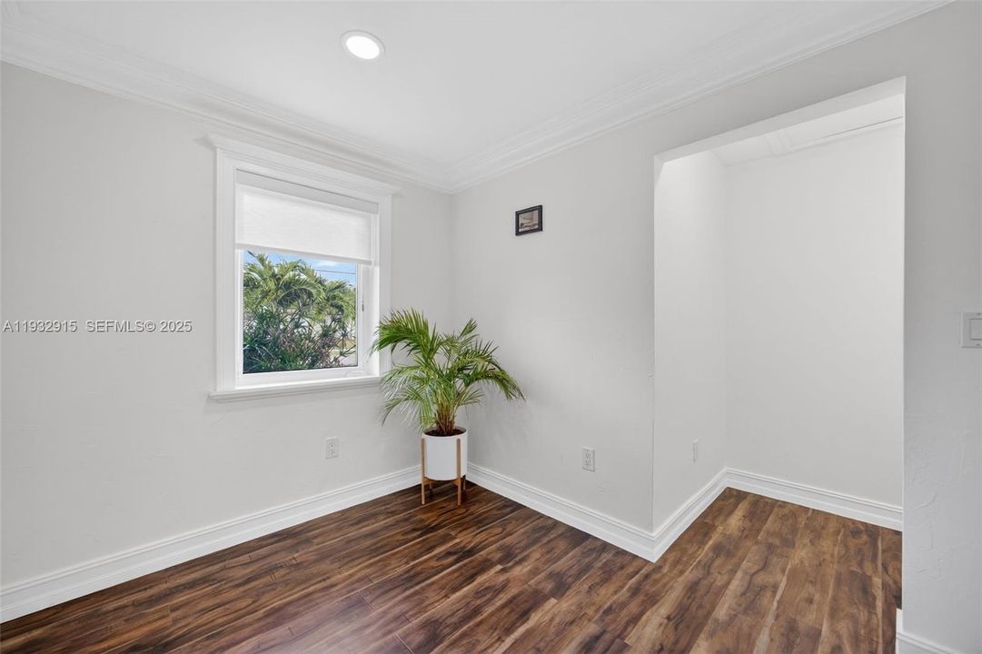 For Sale: $799,000 (3 beds, 3 baths, 1360 Square Feet)