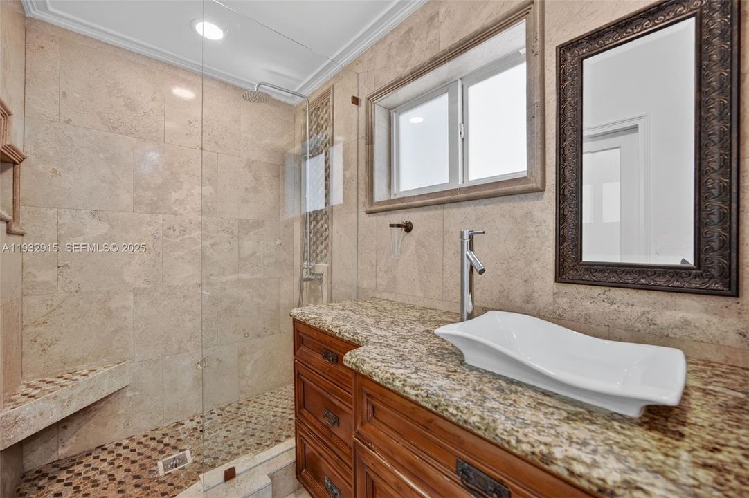 For Sale: $799,000 (3 beds, 3 baths, 1360 Square Feet)