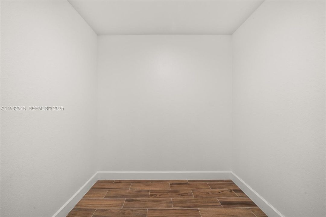 На продажу: $360,000 (3 спален, 2 ванн, 1650 Квадратных фут)